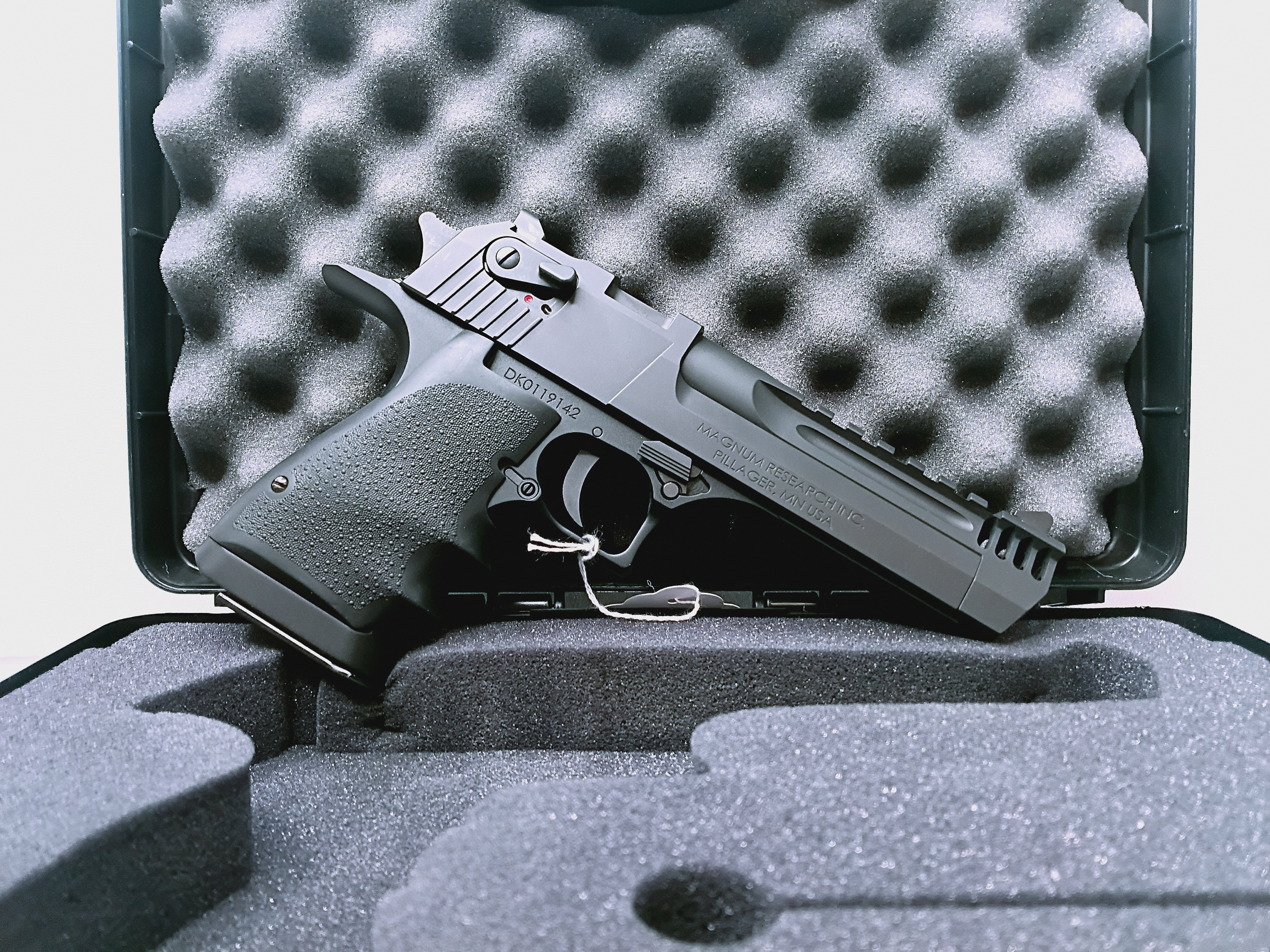 Magnum Research Inc. DESERT EAGLE PISTOL 44 MAG USED-img-1